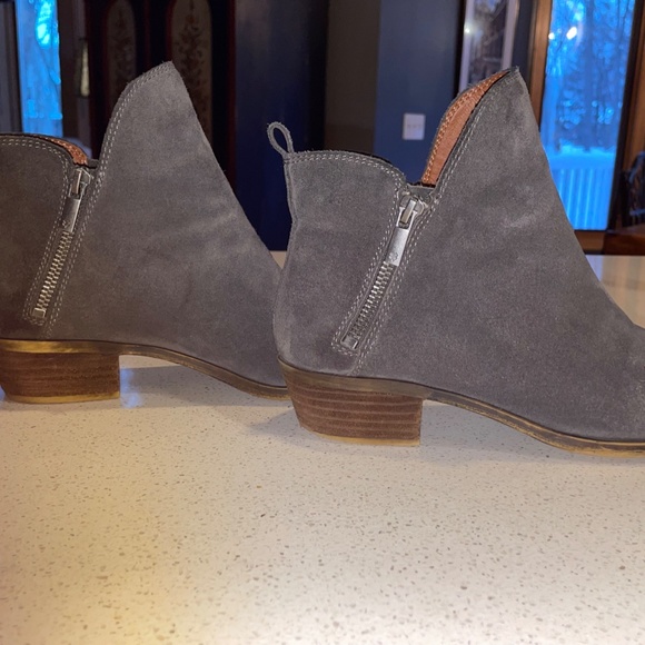Lucky Brand Basonta Distressed Gray Suede Leather Ankle Bootie Boots Size 7.5 M - Picture 5 of 8
